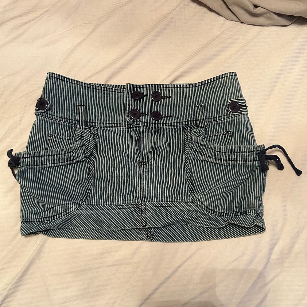Y2K mini skirt